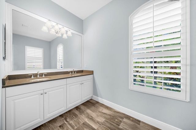 8256 LARKSPUR CIRCLE, Sarasota, FL 34241