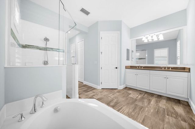 8256 LARKSPUR CIRCLE, Sarasota, FL 34241