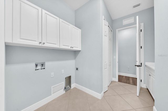 8256 LARKSPUR CIRCLE, Sarasota, FL 34241