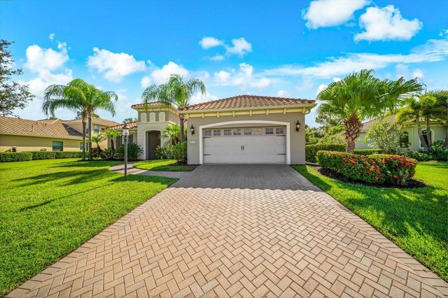 8256 LARKSPUR CIRCLE, Sarasota, FL 34241
