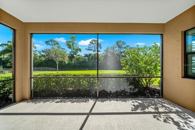 8256 LARKSPUR CIRCLE, Sarasota, FL 34241
