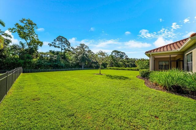 8256 LARKSPUR CIRCLE, Sarasota, FL 34241