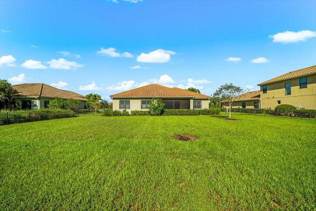 8256 LARKSPUR CIRCLE, Sarasota, FL 34241