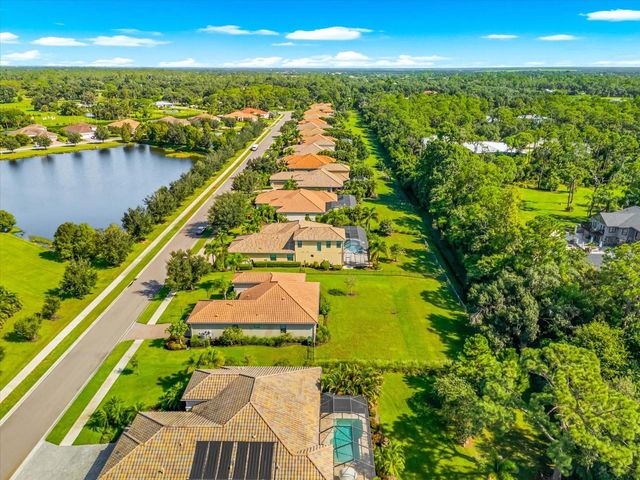 8256 LARKSPUR CIRCLE, Sarasota, FL 34241