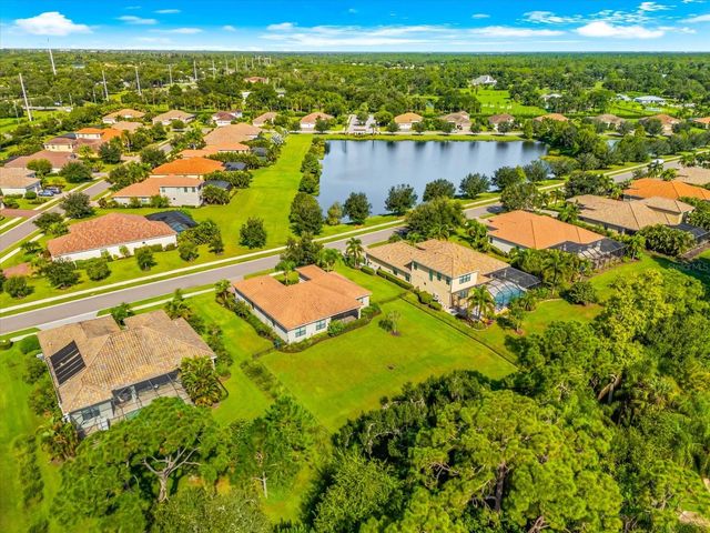 8256 LARKSPUR CIRCLE, Sarasota, FL 34241