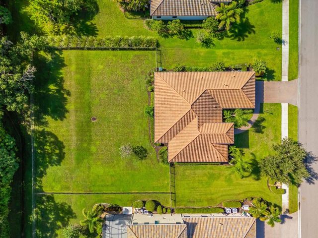 8256 LARKSPUR CIRCLE, Sarasota, FL 34241