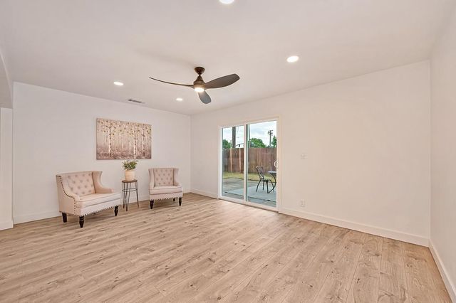 8894 Sharkey Ave, Elk Grove, CA 95624