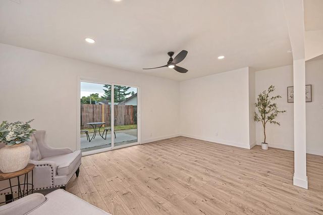 8894 Sharkey Ave, Elk Grove, CA 95624