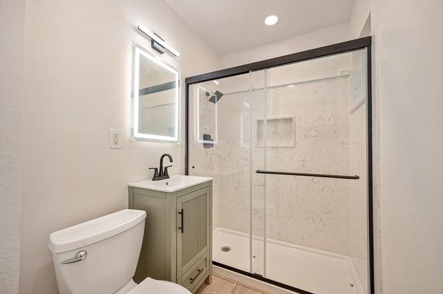 8894 Sharkey Ave, Elk Grove, CA 95624