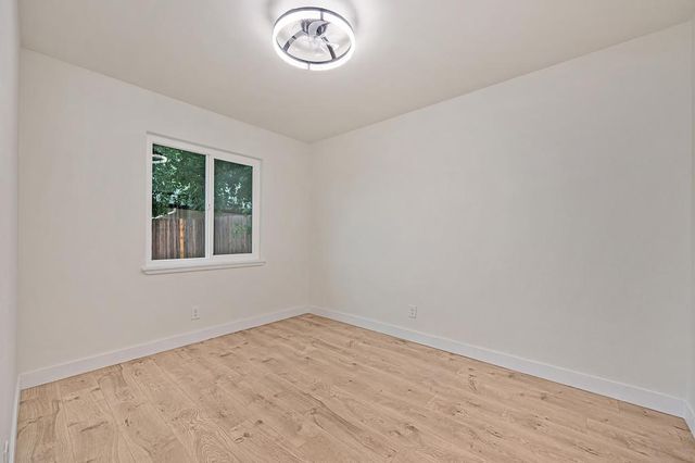 8894 Sharkey Ave, Elk Grove, CA 95624