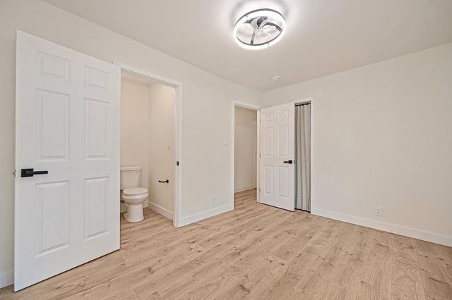 8894 Sharkey Ave, Elk Grove, CA 95624