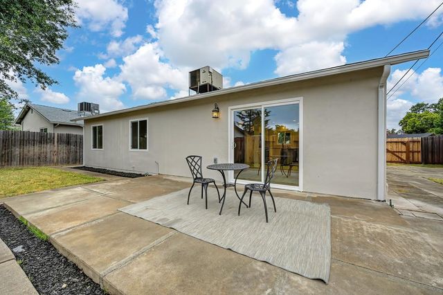 8894 Sharkey Ave, Elk Grove, CA 95624
