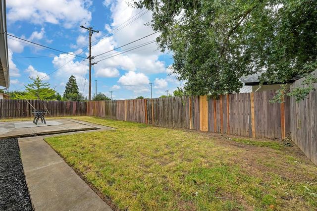 8894 Sharkey Ave, Elk Grove, CA 95624