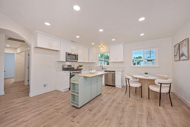 8894 Sharkey Ave, Elk Grove, CA 95624