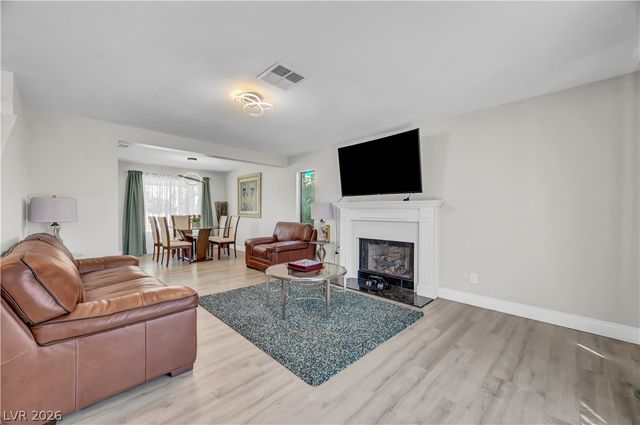 2913 Whispering Wind Drive, Las Vegas, NV 89117