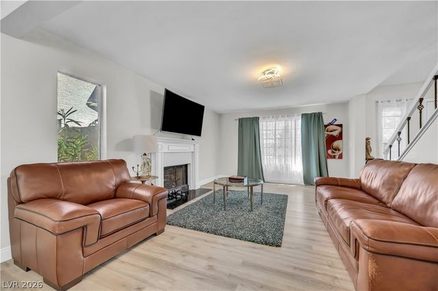 2913 Whispering Wind Drive, Las Vegas, NV 89117