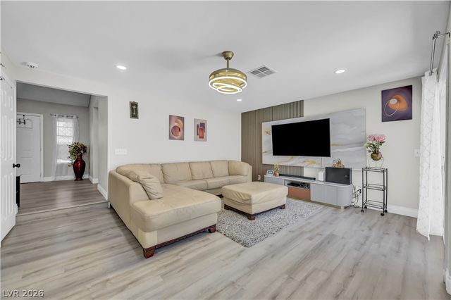 2913 Whispering Wind Drive, Las Vegas, NV 89117