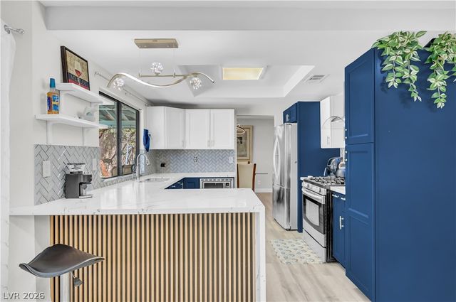 2913 Whispering Wind Drive, Las Vegas, NV 89117