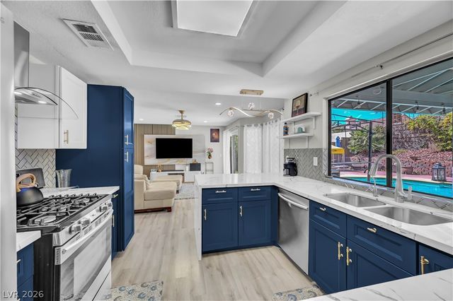 2913 Whispering Wind Drive, Las Vegas, NV 89117