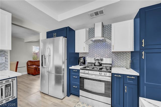 2913 Whispering Wind Drive, Las Vegas, NV 89117