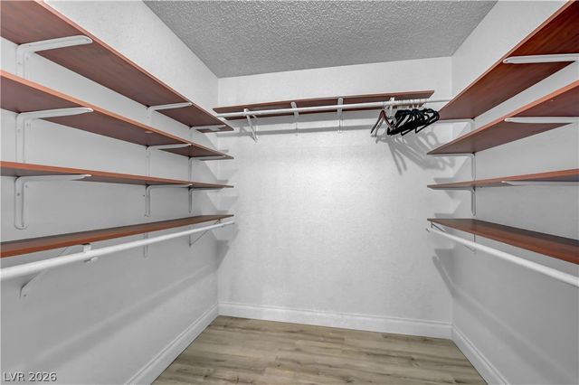 2913 Whispering Wind Drive, Las Vegas, NV 89117