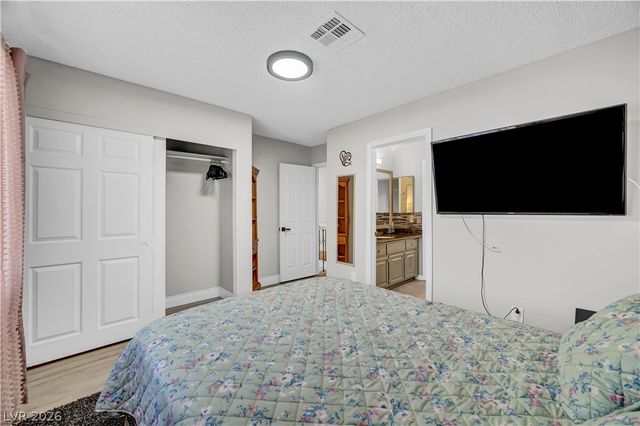 2913 Whispering Wind Drive, Las Vegas, NV 89117