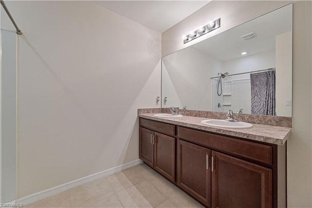 10507 Crossback LN, Lehigh Acres, FL 33936