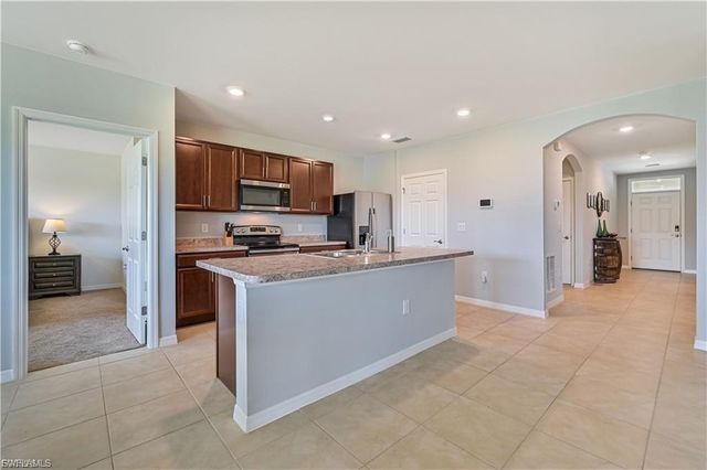 10507 Crossback LN, Lehigh Acres, FL 33936