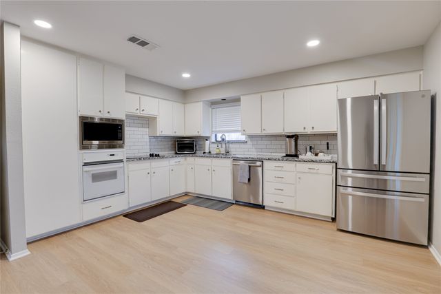 54 Legend Road, Benbrook, TX 76132