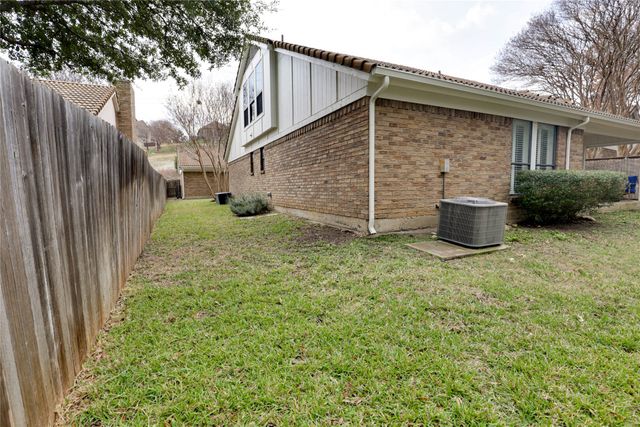54 Legend Road, Benbrook, TX 76132