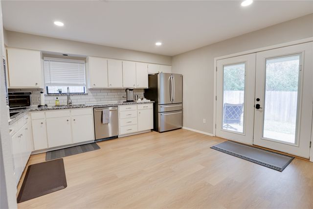 54 Legend Road, Benbrook, TX 76132