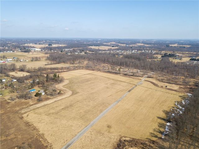 365 Saxonburg Blvd, Clinton Twp, PA 16056