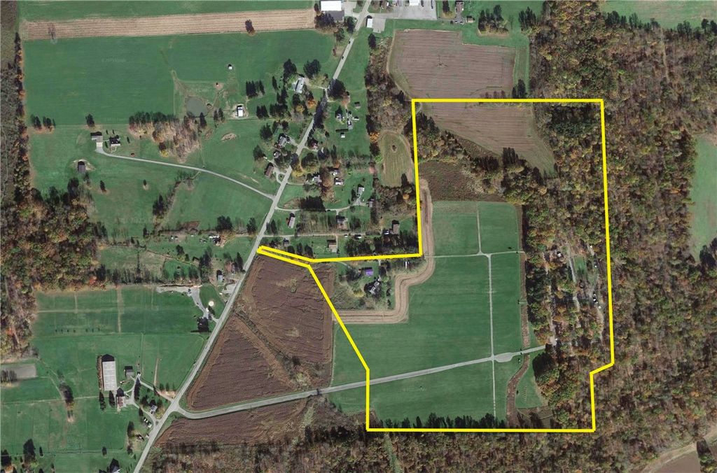 365 Saxonburg Blvd, Clinton Twp, PA 16056