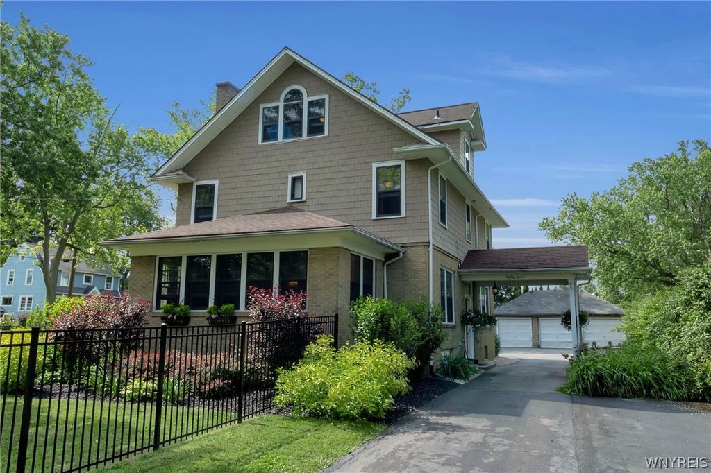 87 Newton Road, Hamburg, NY 14075