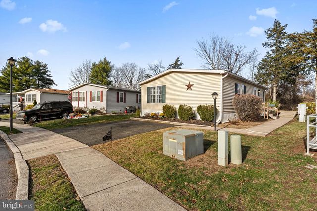 738 ASPEN CIR, Red Hill, PA 18076