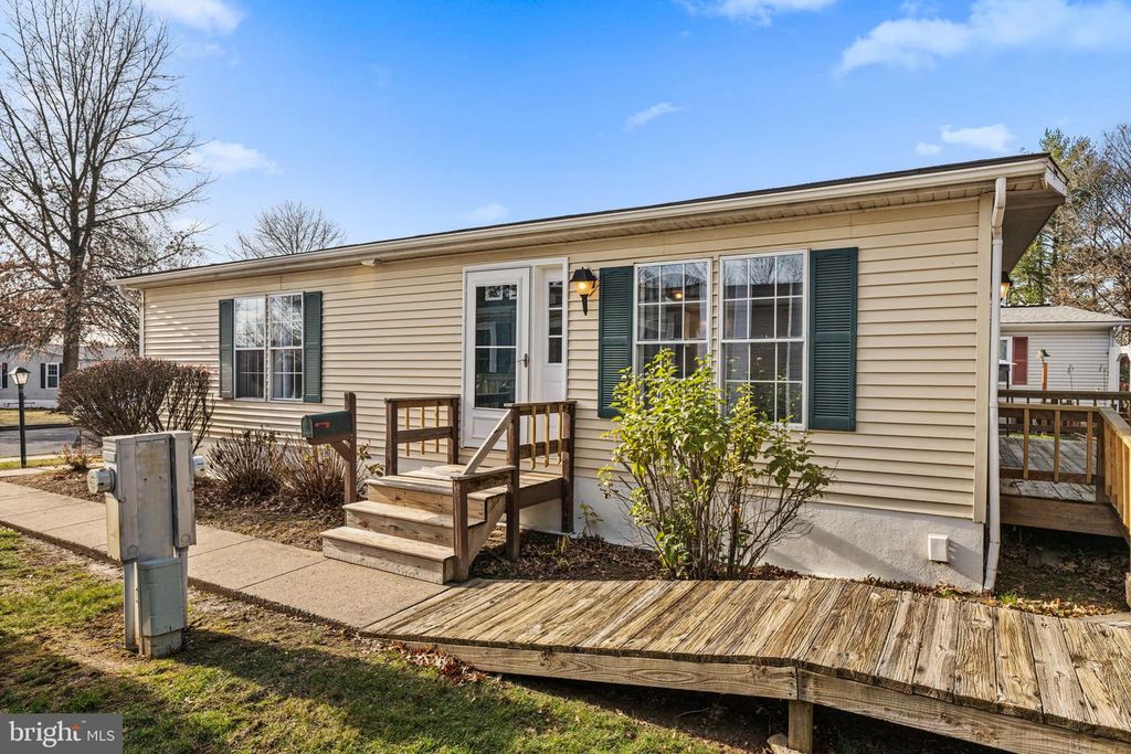 738 ASPEN CIR, Red Hill, PA 18076