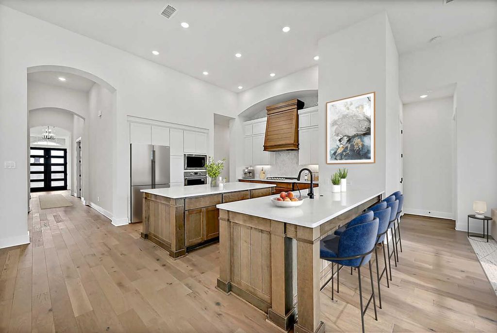 101 Ribera DR, Liberty Hill, TX 78642