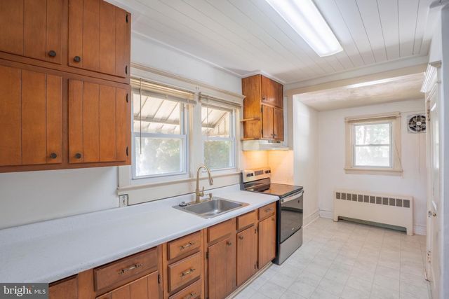 213 BERLIN RD N, Lindenwold, NJ 08021