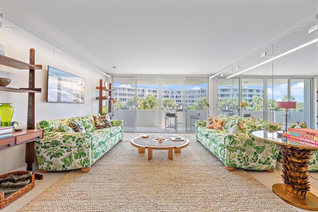 2773 S Ocean Boulevard 209, Palm Beach, FL 33480
