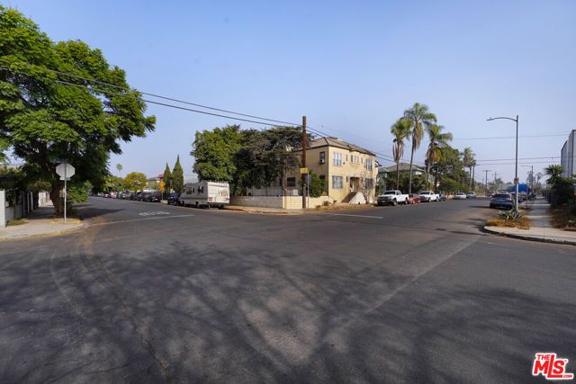 1519 W 30th Street, Los Angeles, CA 90007