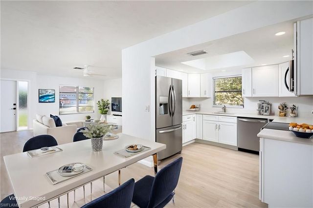 729 103rd AVE N, Naples, FL 34108