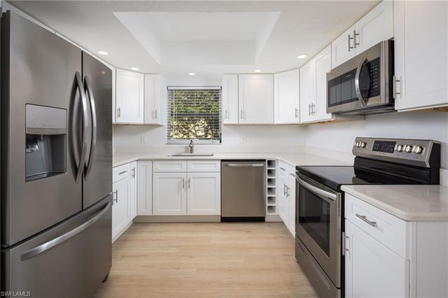 729 103rd AVE N, Naples, FL 34108