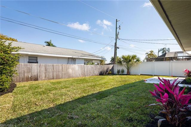 729 103rd AVE N, Naples, FL 34108