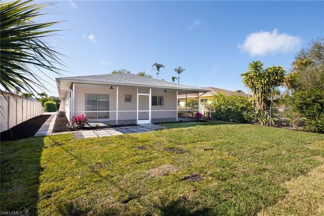 729 103rd AVE N, Naples, FL 34108