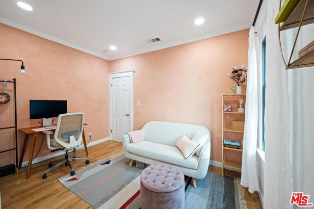 1350 Carlton Drive, Glendale, CA 91205