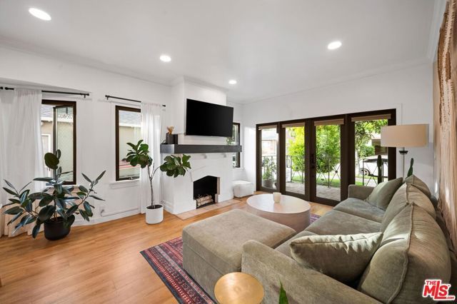 1350 Carlton Drive, Glendale, CA 91205