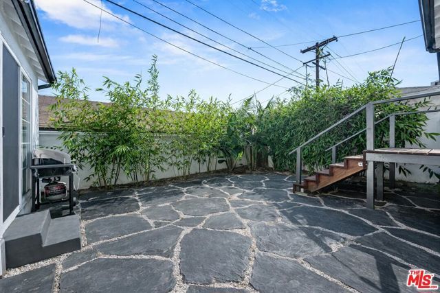 1350 Carlton Drive, Glendale, CA 91205
