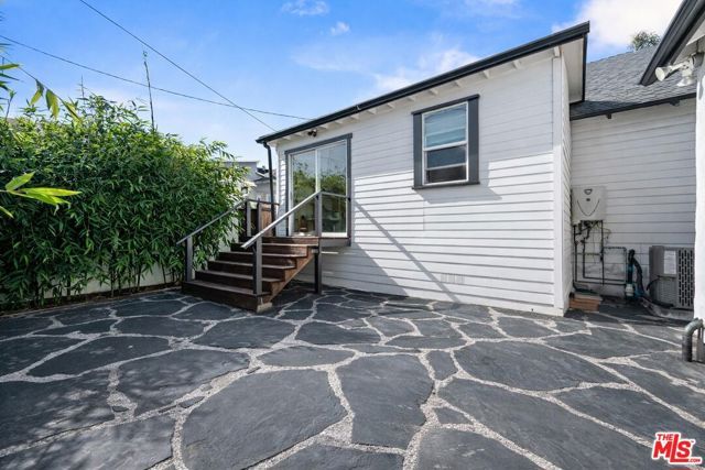 1350 Carlton Drive, Glendale, CA 91205