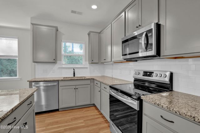 506 W Red Head Circle, Sneads Ferry, NC 28460