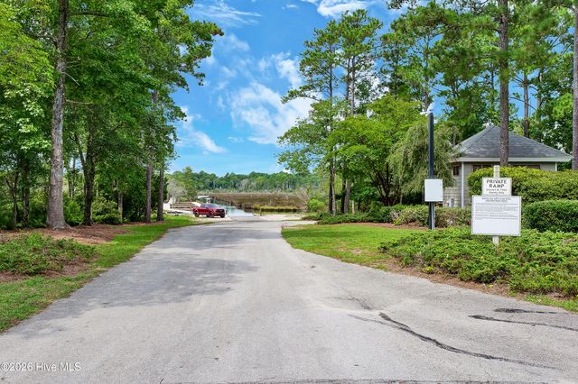506 W Red Head Circle, Sneads Ferry, NC 28460